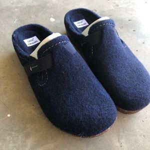 Aurora Jenna bleu marine 8.5 wide